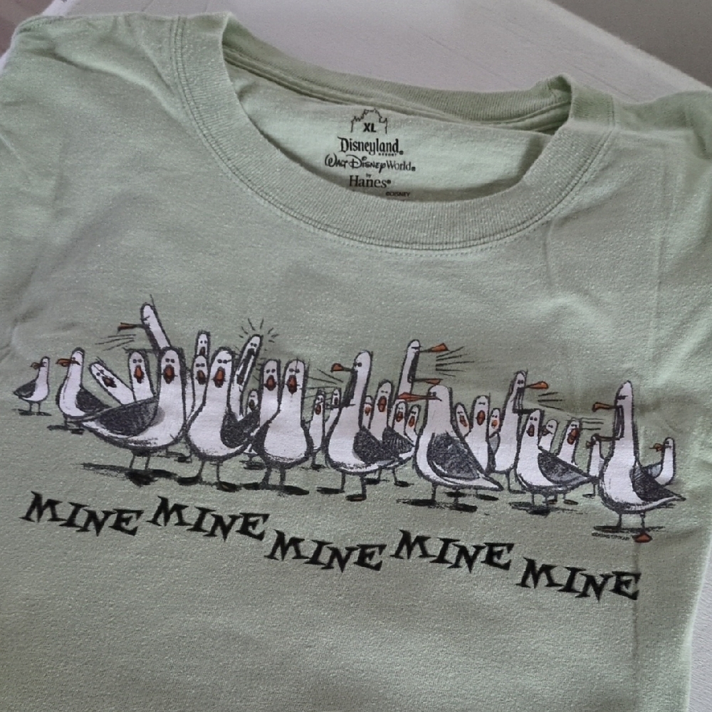 Disneyland Resort Green Short Sleeve Tee with Cartoon Seagulls from Finding Nemo